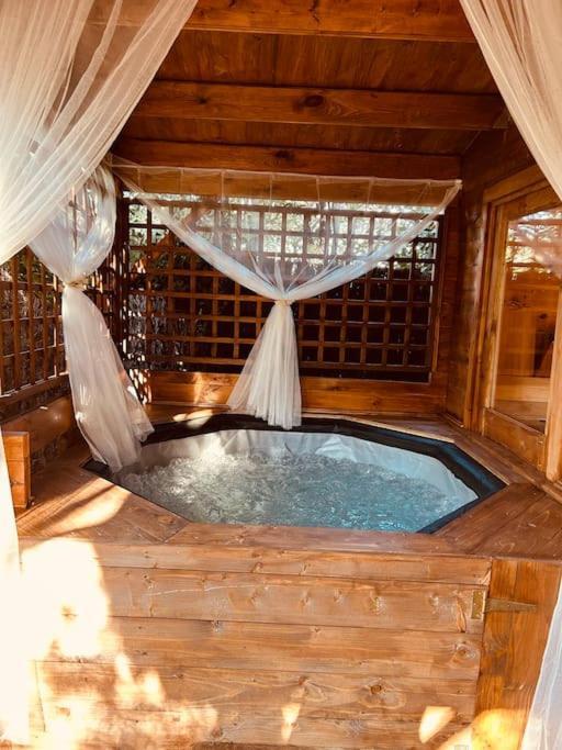 Chalet Bois Jacuzzi Bessan Εξωτερικό φωτογραφία