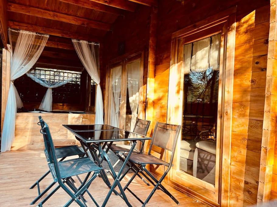 Chalet Bois Jacuzzi Bessan Εξωτερικό φωτογραφία